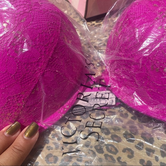 NEW Victoria’s Secret Bombshell Bra - Picture 9 of 11